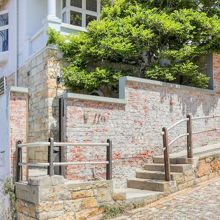 Behr Road Apartment With Sea View Patio Cape Town Bagian luar foto