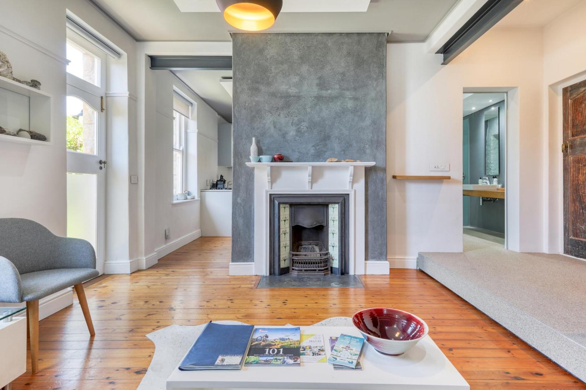Behr Road Apartment With Sea View Patio Cape Town Bagian luar foto