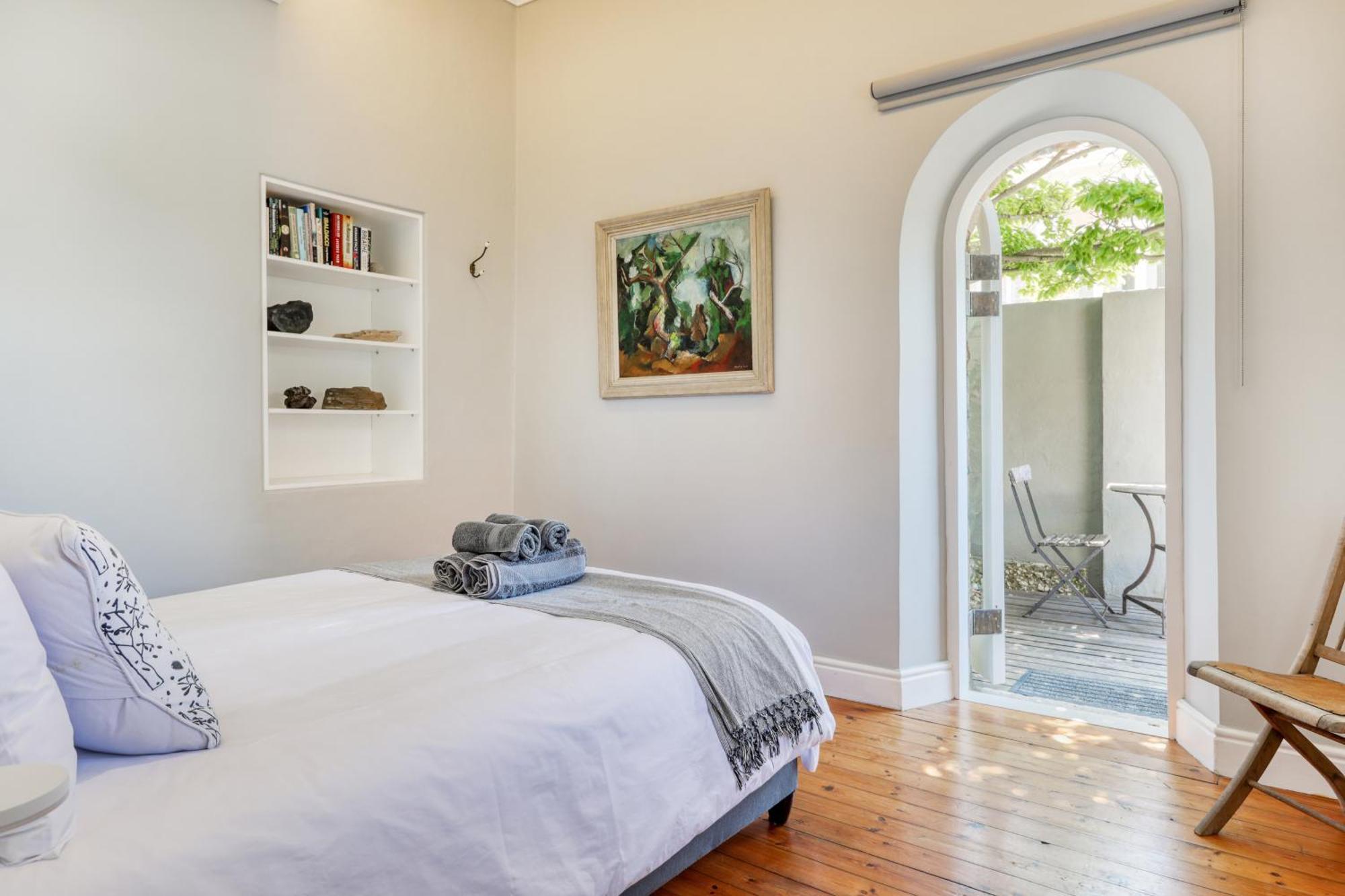 Behr Road Apartment With Sea View Patio Cape Town Bagian luar foto