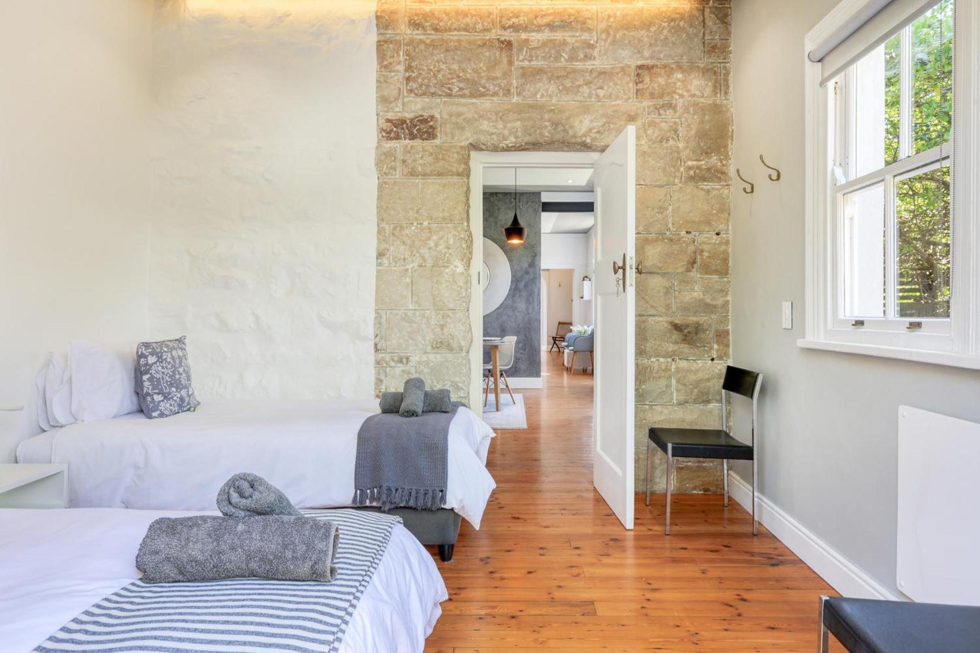 Behr Road Apartment With Sea View Patio Cape Town Bagian luar foto