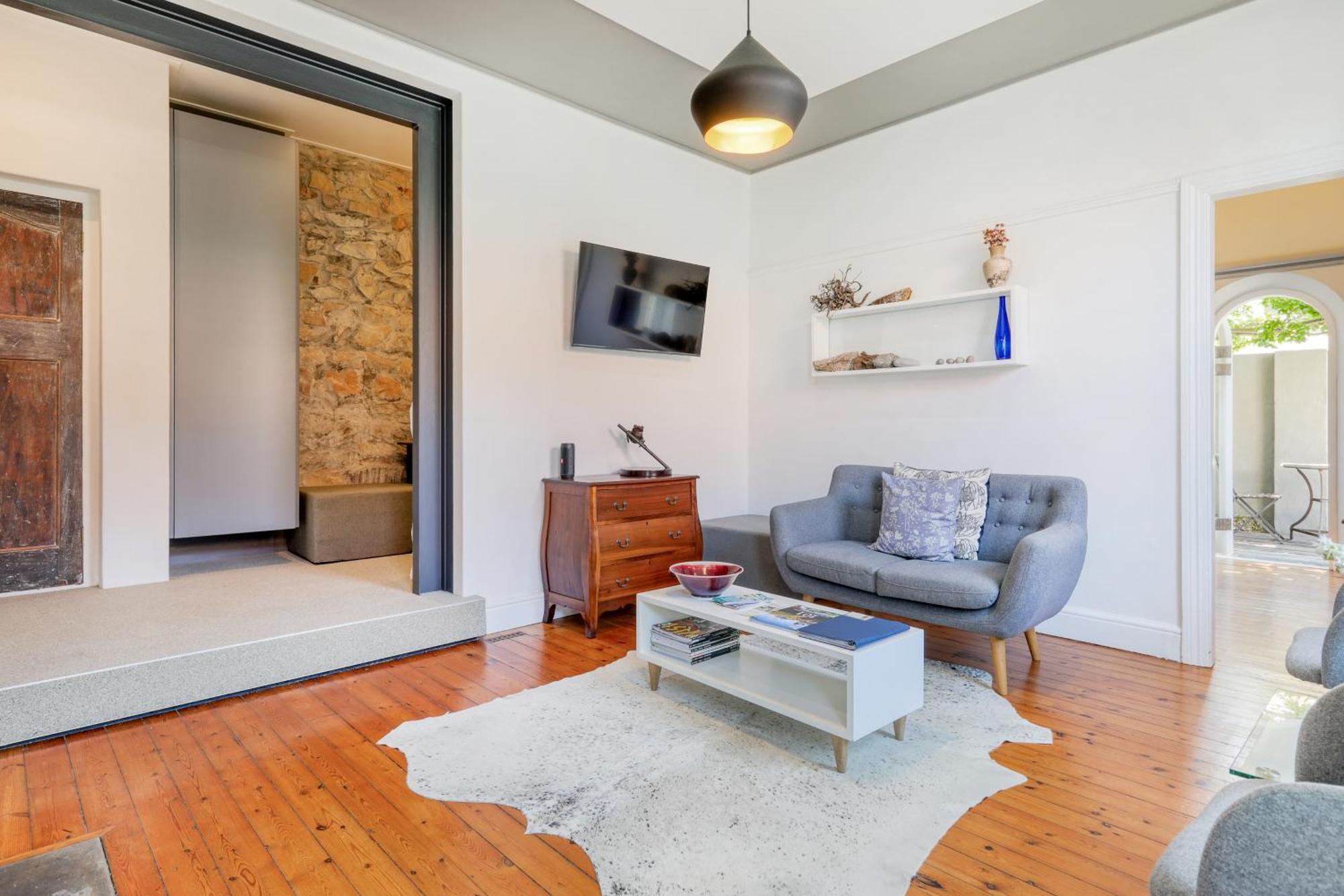 Behr Road Apartment With Sea View Patio Cape Town Bagian luar foto